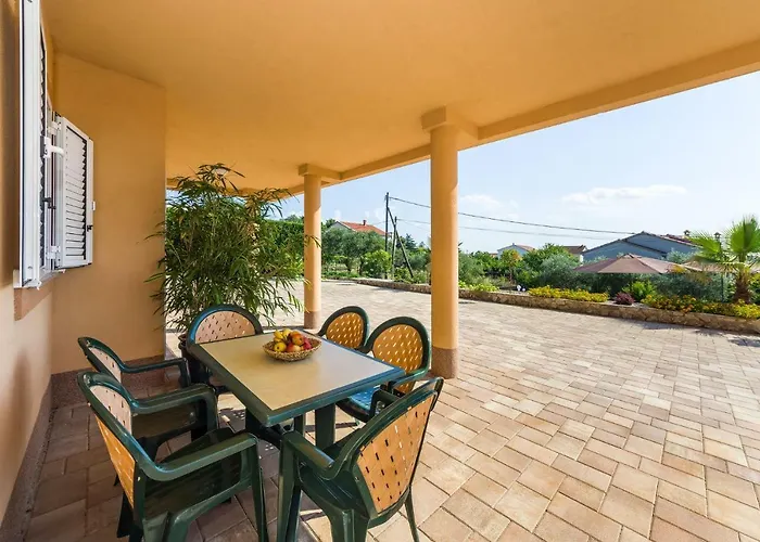 Διαμέρισμα Alex *