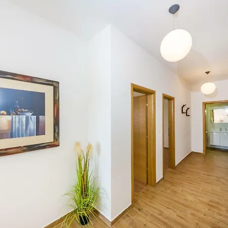 Alex Apartman