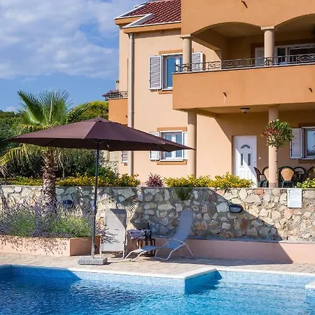 Alex Apartman *